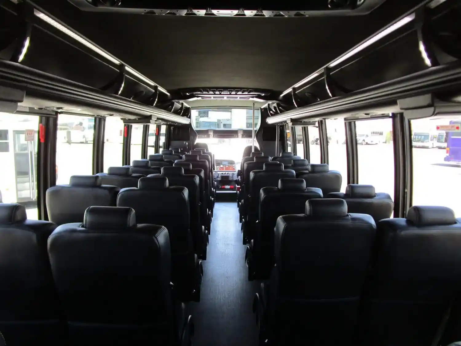 Charter coach exterior 2